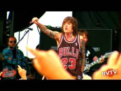 Bring Me The Horizon - Intro Diamonds Aren't Forever Live In Hd At Warped Tour