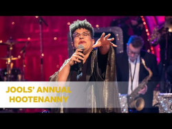 Brittany Howard With Jools Holland's Rhythm, Blues Orchestra - Higher And Higher